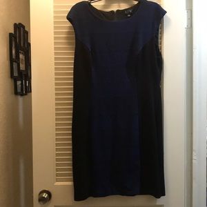 Dress (warm material) blue and black flattering